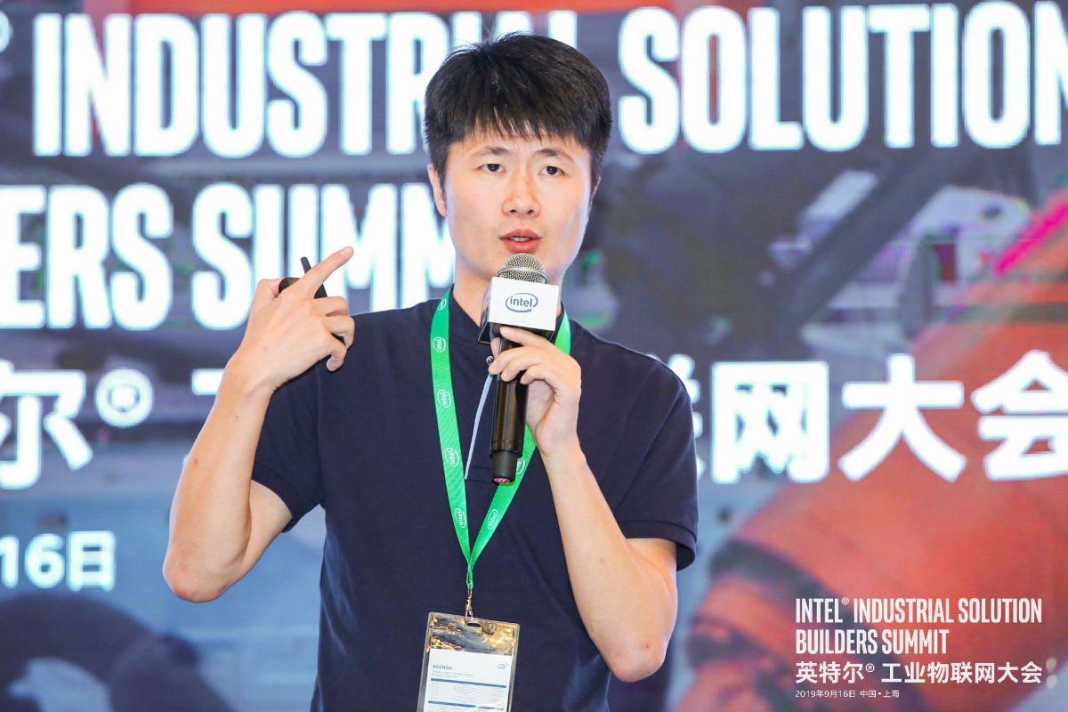Future Robot Amos yang
